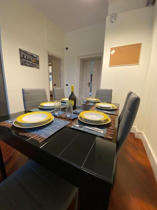 Casa Delle 5 Giornate Di Milano Apartment Luaran gambar