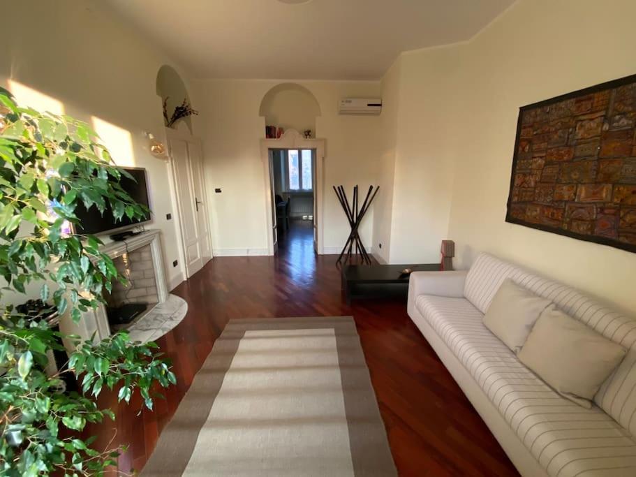 Casa Delle 5 Giornate Di Milano Apartment Luaran gambar